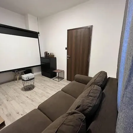 Large 3 Bedroom With Billiard And View